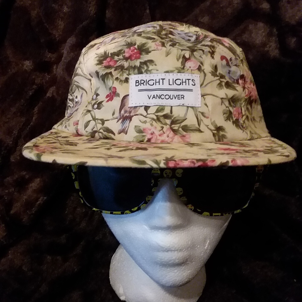 BRIGHT LIGHTS VANCOUVER HAT
